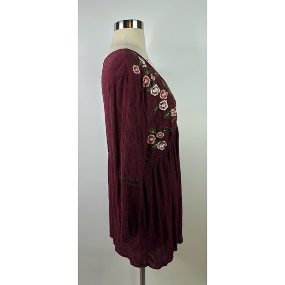 Arizona Jean Co. Floral Embroidered V-Neck Long Sleeve Top - Picture 3 of 11